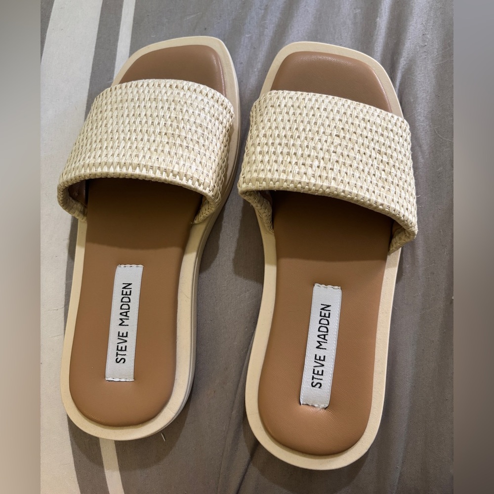 Steve Madden Beige Woven Slide Sandals- Size 7